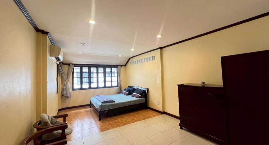 Casa en alquiler de 4 habitaciones en Mae Rim, Chiang Mai