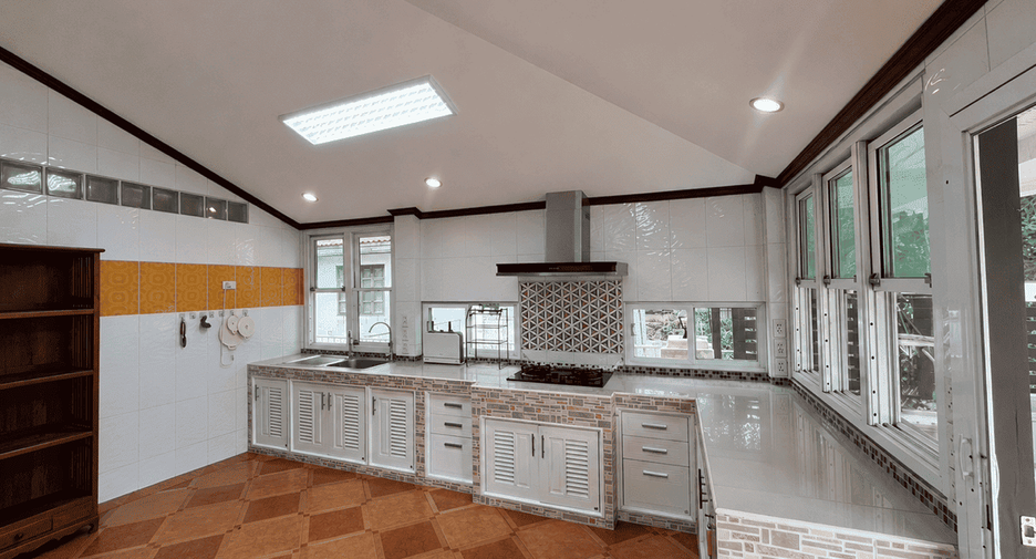 Casa en alquiler de 4 habitaciones en Mae Rim, Chiang Mai