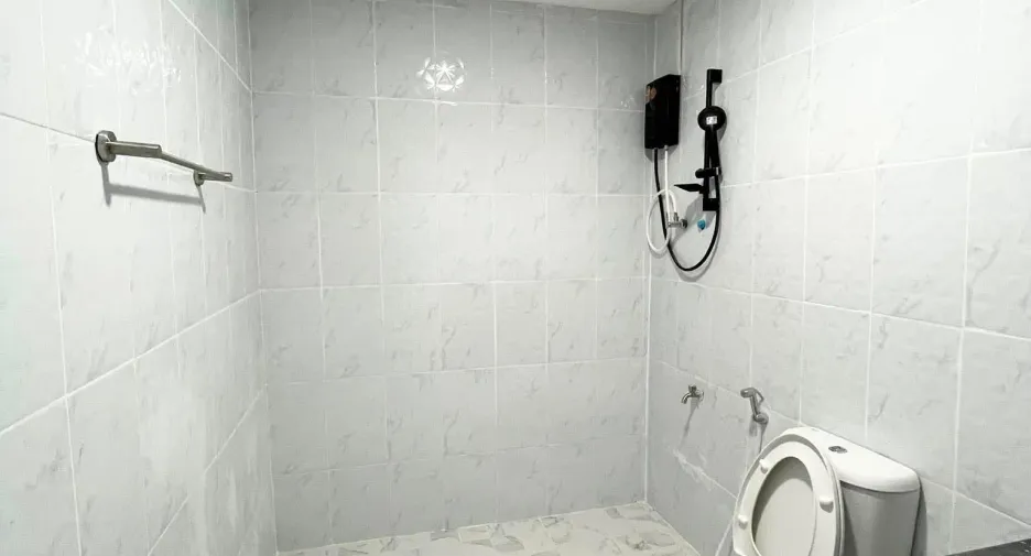 For rent 4 bedrooms townhouse in Bang Khen, Bangkok