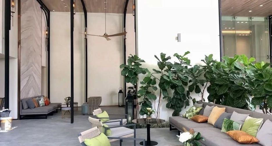 For rent 2 bedrooms condo in Sathon, Bangkok