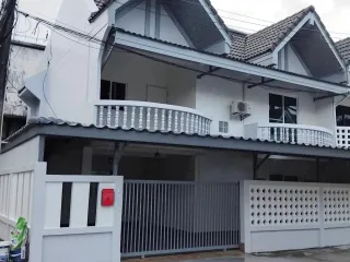 For rent 3 bedrooms townhouse in Kathu, Phuket
