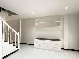 For rent 4 bedrooms townhouse in Bang Khen, Bangkok