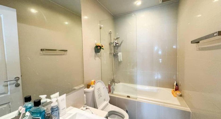 For sale 1 bed condo in Khlong Toei, Bangkok