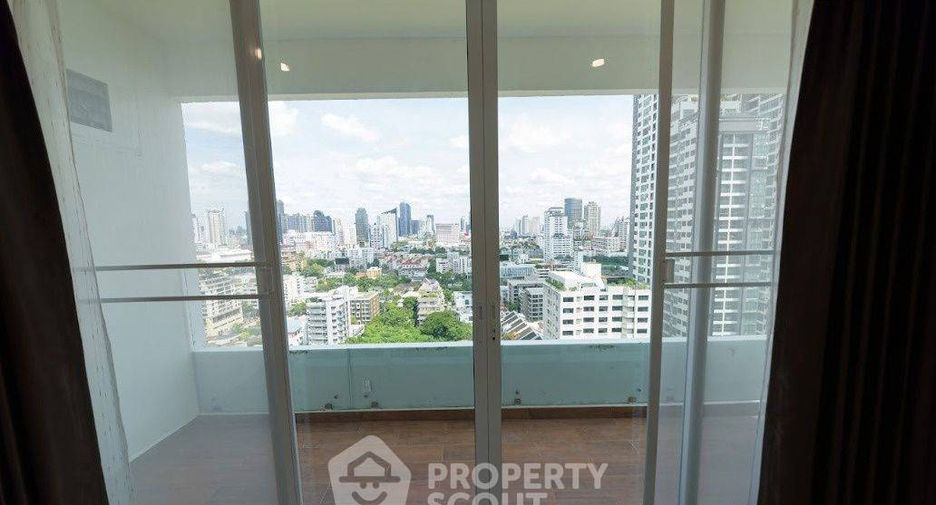 For rent 3 ベッドルーム condo in Khlong Toei, Bangkok
