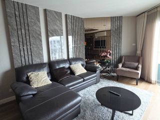 For rent 3 bedrooms condo in Huai Khwang, Bangkok