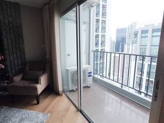 For rent 3 bedrooms condo in Huai Khwang, Bangkok