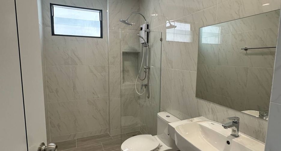 For rent 3 bedrooms house in Bang Lamung, Chonburi