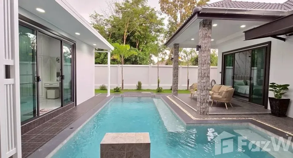 For rent 4 bedrooms villa in Bang Lamung, Chonburi