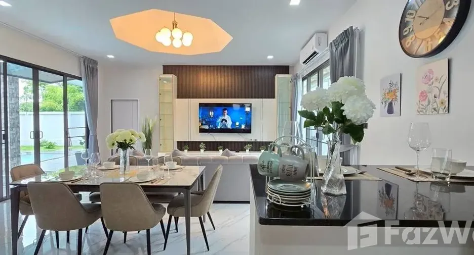 For rent 4 bedrooms villa in Bang Lamung, Chonburi