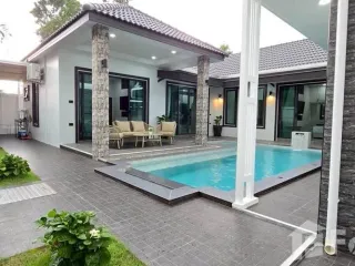 For rent 4 bedrooms villa in Bang Lamung, Chonburi