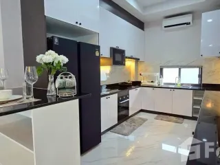 For rent 4 bedrooms villa in Bang Lamung, Chonburi