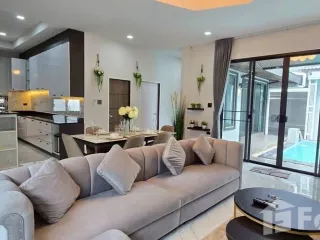 For rent 4 bedrooms villa in Bang Lamung, Chonburi