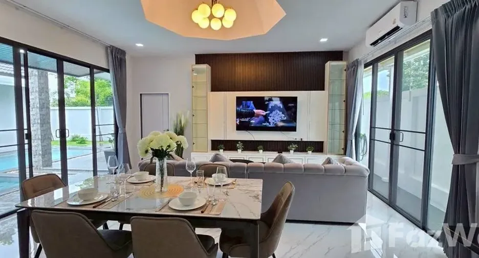 For rent 4 bedrooms villa in Bang Lamung, Chonburi