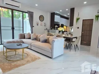 For rent 4 bedrooms villa in Bang Lamung, Chonburi