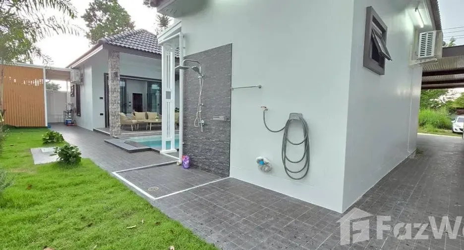 For rent 4 bedrooms villa in Bang Lamung, Chonburi