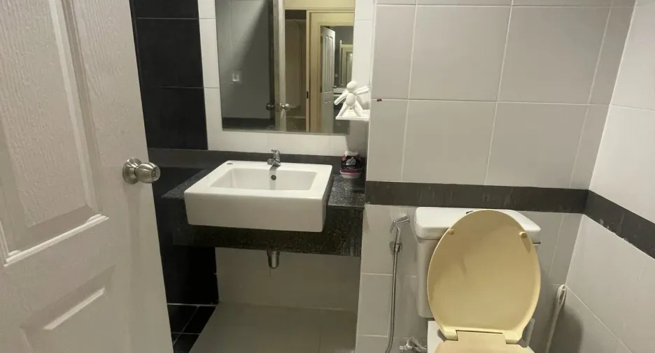 Wohnung zur Miete mit Studio in Suan Luang, Bangkok