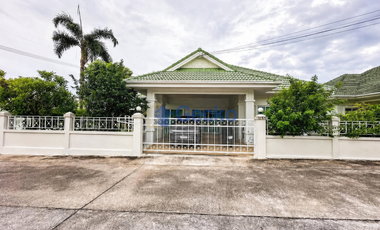 À louer 3 chambres maison à Bang Lamung, Chonburi