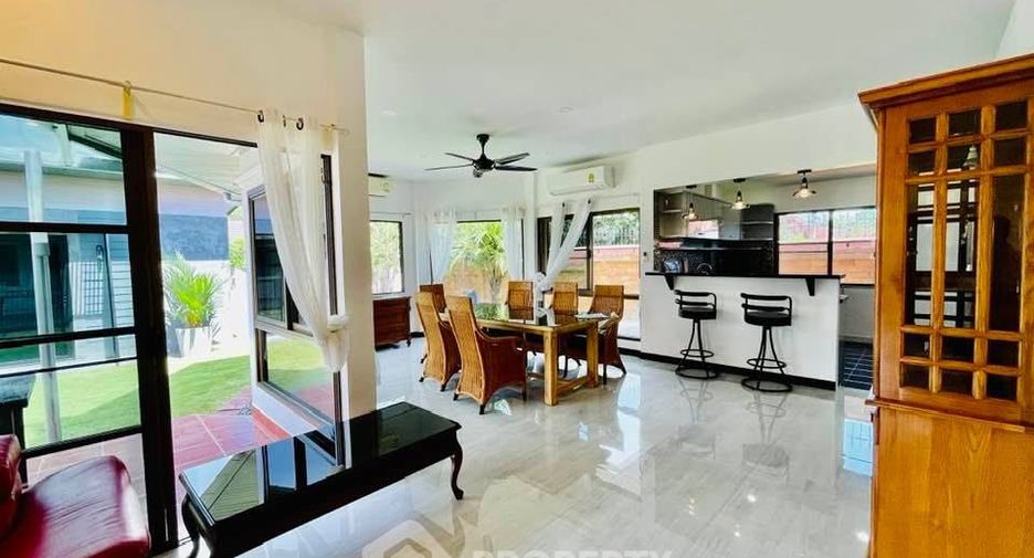 For rent 3 bedrooms villa in Bang Lamung, Chonburi