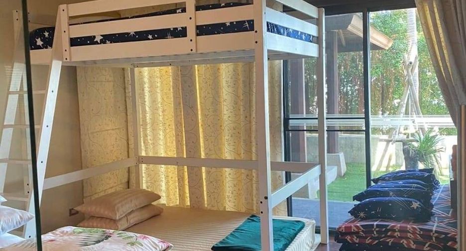 Haus zur Miete mit 5 Zimmer in Bang Lamung, Chonburi