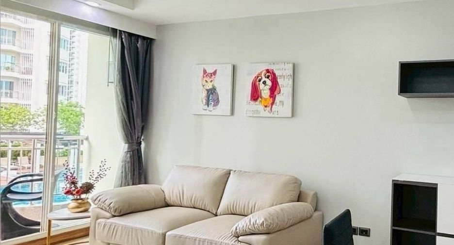 For rent 2 bedrooms condo in Huai Khwang, Bangkok
