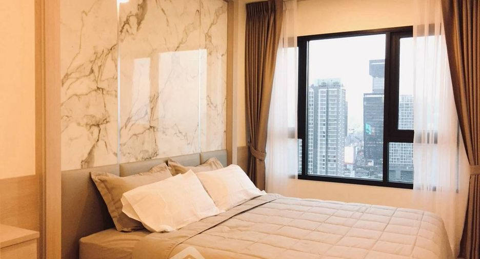 For rent 2 bedrooms condo in Watthana, Bangkok