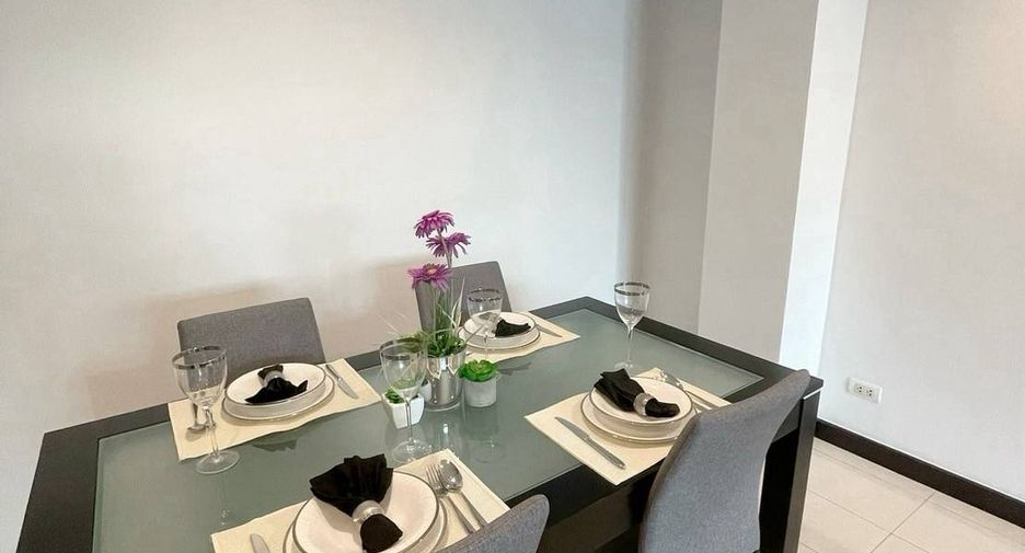 For rent 2 bedrooms condo in Watthana, Bangkok