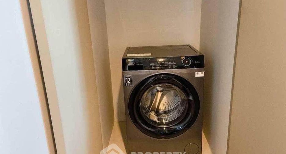 For rent 2 bedrooms condo in Huai Khwang, Bangkok