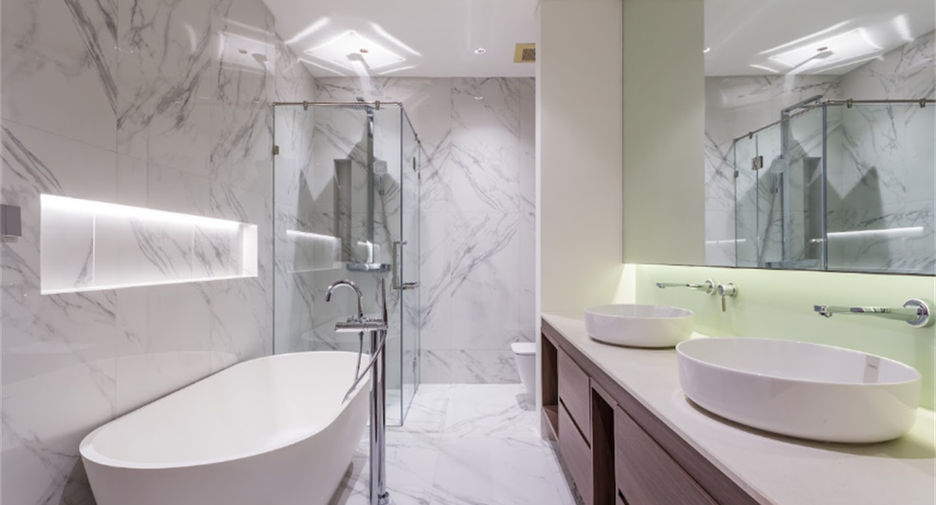 For sale 3 bedrooms condo in Khlong Toei, Bangkok
