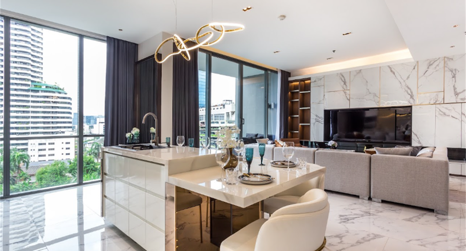 For sale 3 bedrooms condo in Khlong Toei, Bangkok