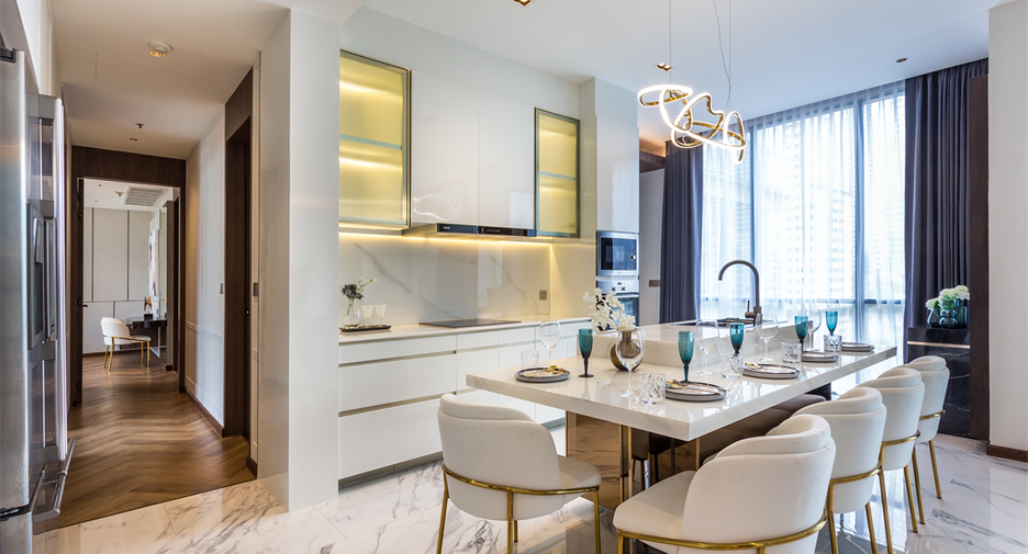 For sale 3 bedrooms condo in Khlong Toei, Bangkok