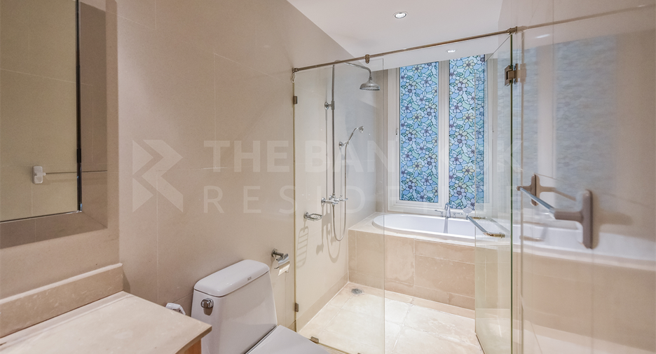 For sale 2 ベッドルーム condo in Sathon, Bangkok