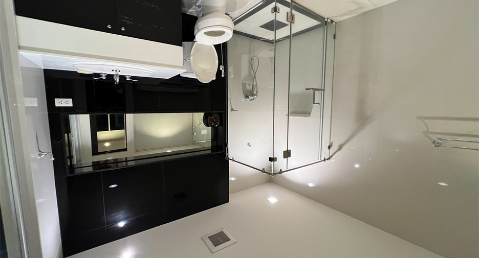 For rent 1 bed condo in Pathum Wan, Bangkok