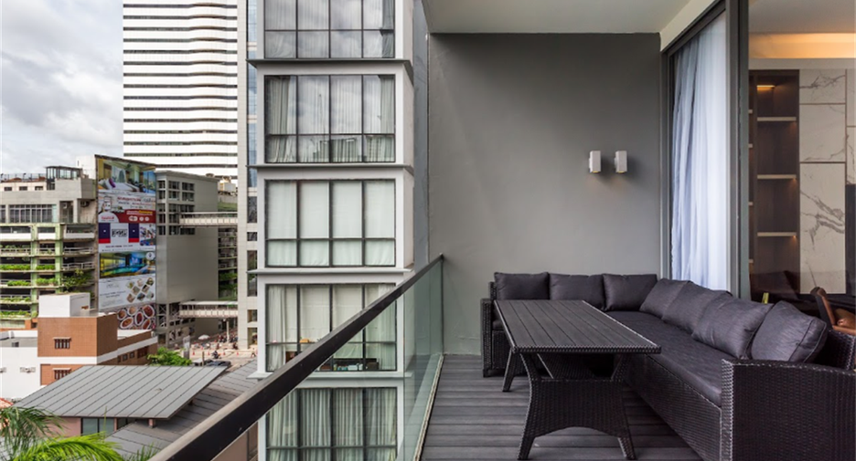For rent 3 bedrooms condo in Khlong Toei, Bangkok