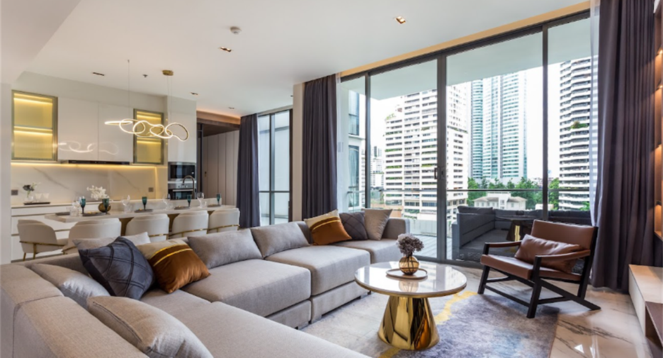 For rent 3 bedrooms condo in Khlong Toei, Bangkok