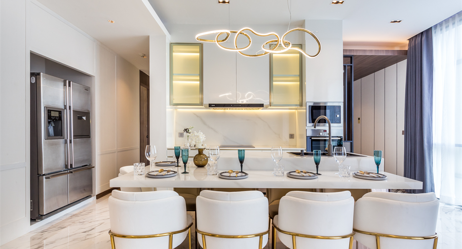For rent 3 bedrooms condo in Khlong Toei, Bangkok