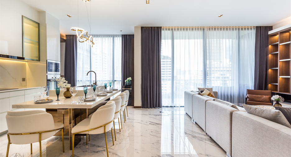 For rent 3 bedrooms condo in Khlong Toei, Bangkok