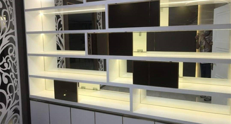 For rent 3 bedrooms condo in Khlong Toei, Bangkok