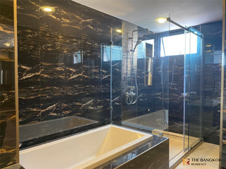 For rent 3 bedrooms condo in Khlong Toei, Bangkok