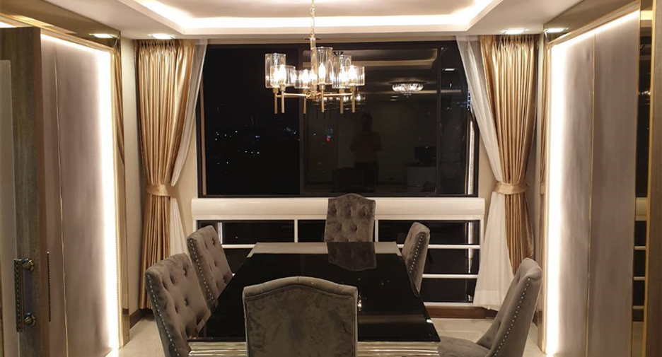For rent 3 bedrooms condo in Khlong Toei, Bangkok