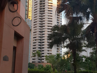 For rent 3 bedrooms condo in Khlong Toei, Bangkok
