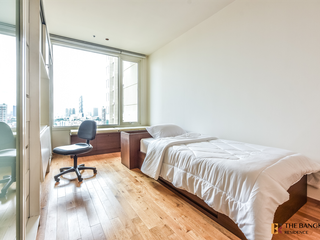 For rent 2 bedrooms condo in Sathon, Bangkok