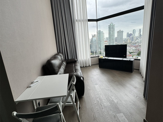 Wohnung zum Kauf mit 2 Zimmer in Bang Rak, Bangkok