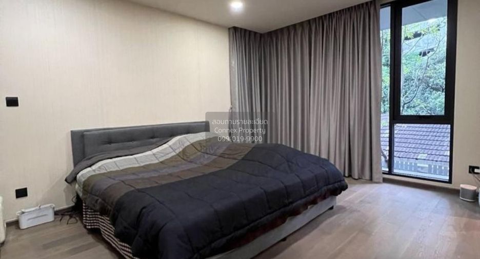 For rent 3 bedrooms condo in Pathum Wan, Bangkok
