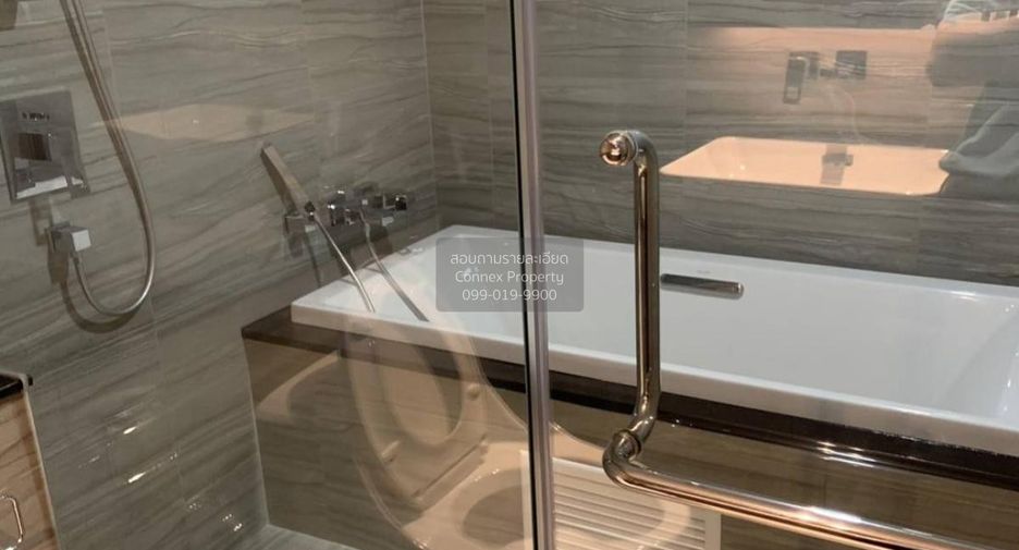 For rent 3 bedrooms condo in Pathum Wan, Bangkok