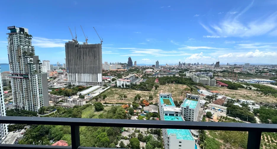 For sale 2 bedrooms condo in Jomtien, Pattaya