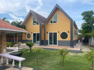 À louer 3 chambres maison à Mueang Phuket, Phuket