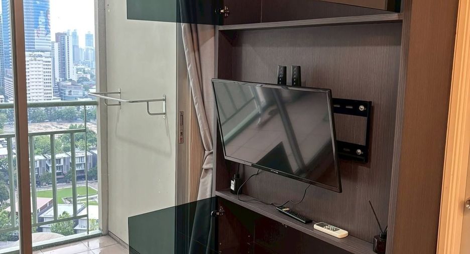 À vendre 1 chambre condo à Huai Khwang, Bangkok