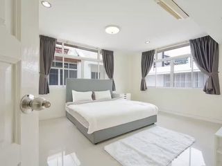 Haus zur Miete mit 5 Zimmer in Watthana, Bangkok