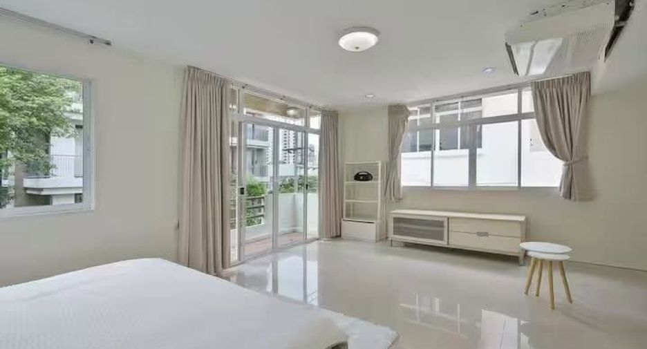 Haus zur Miete mit 5 Zimmer in Watthana, Bangkok