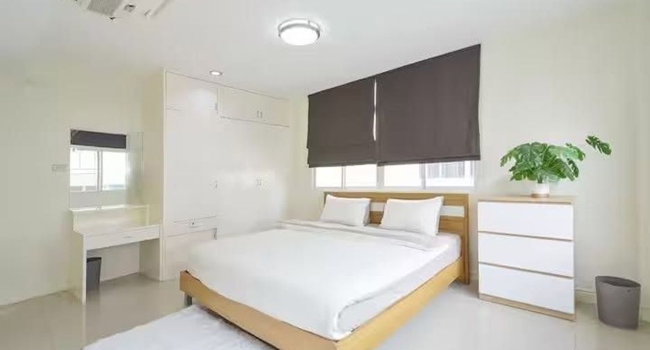 Haus zur Miete mit 5 Zimmer in Watthana, Bangkok